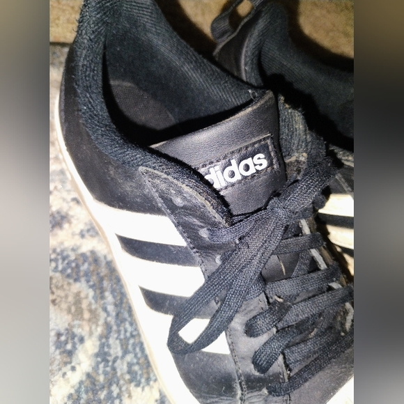 Kids ADIDAS shoes black and white, hard shell. Size 4 - Picture 12 of 12